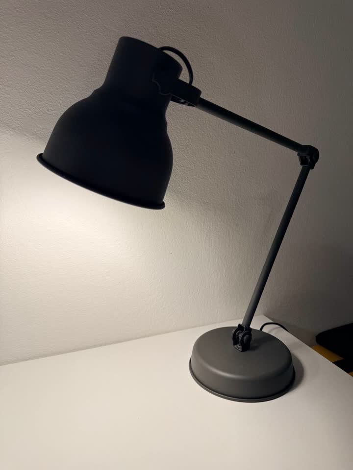 Продам лампу Ikea