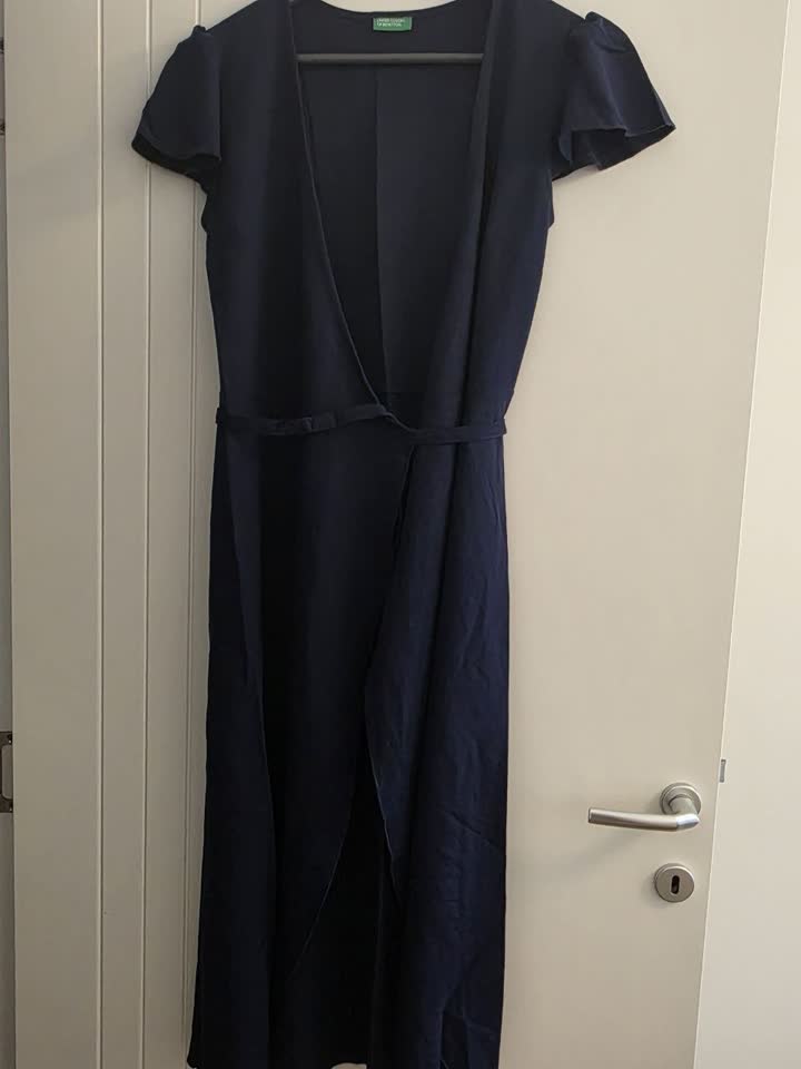 Льняное платье с запахом Benetton