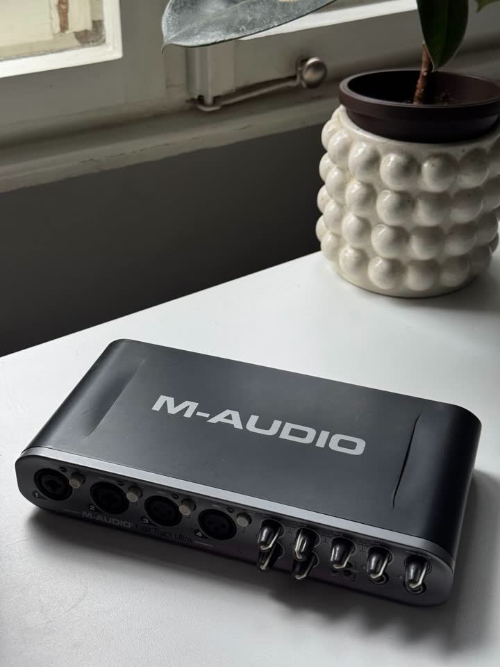 внешний аудио интерфейс M-Audio Fast Track Ultra