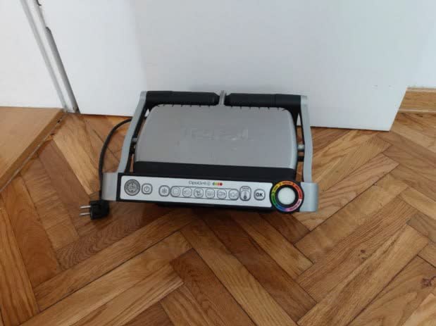 Продам гриль Tefal GC712D34