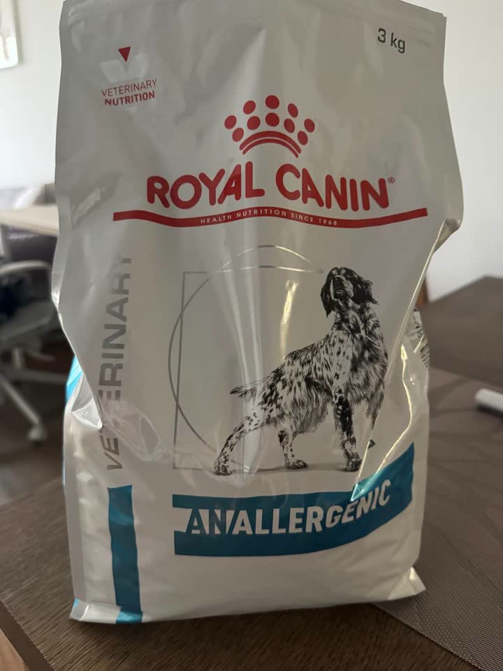 Отдам целую пачку Royal Canin Anallergic для собак 3кг