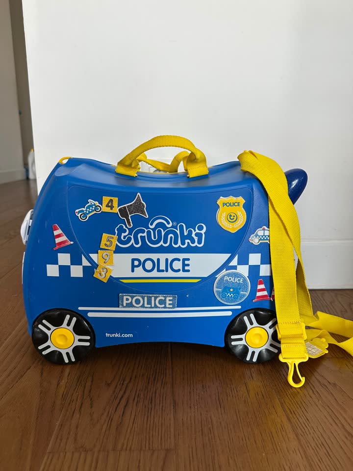 Чемодан Trunki, машинки и фигурки Щенячий патруль, трек Щенячий патруль, строительная техника, телефон с русскими песнями