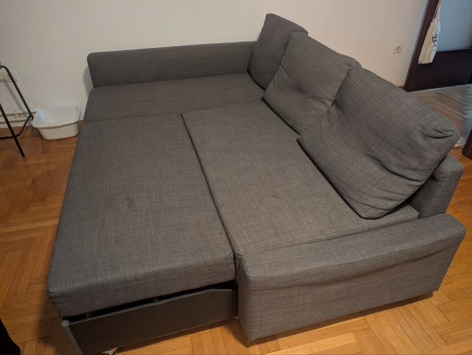 IKEA FRIHETEN sofa, siva