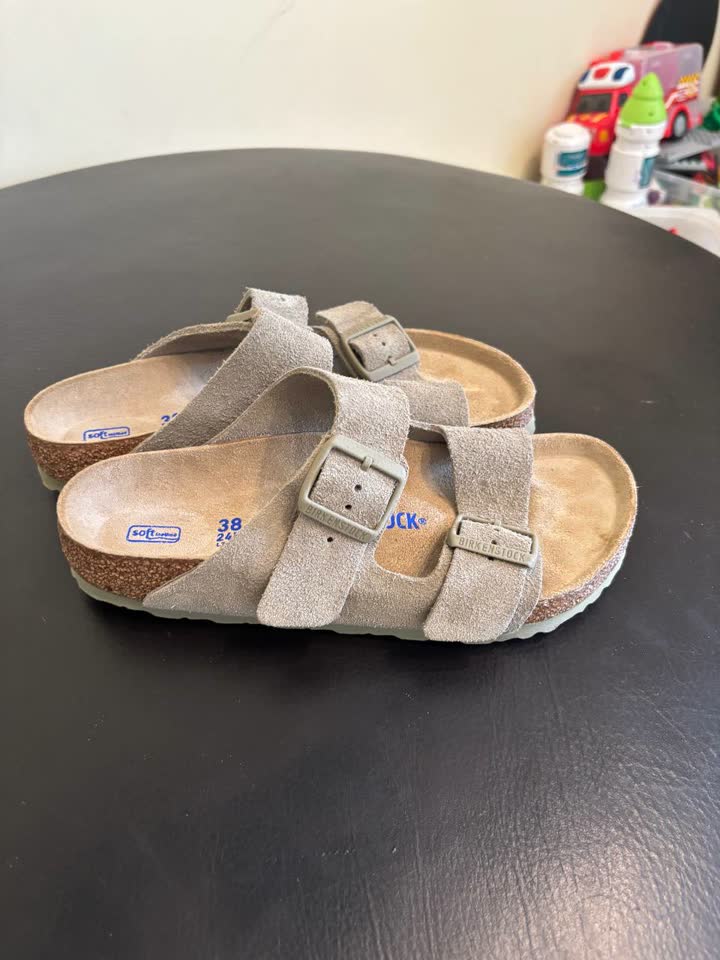 Nove sandale Birkenstock