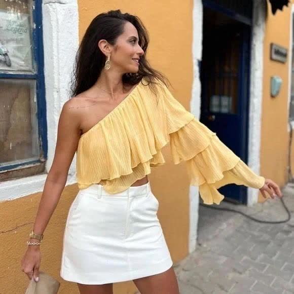 Plisirani asimetrični top ZARA, veličina M, u žutoj boji