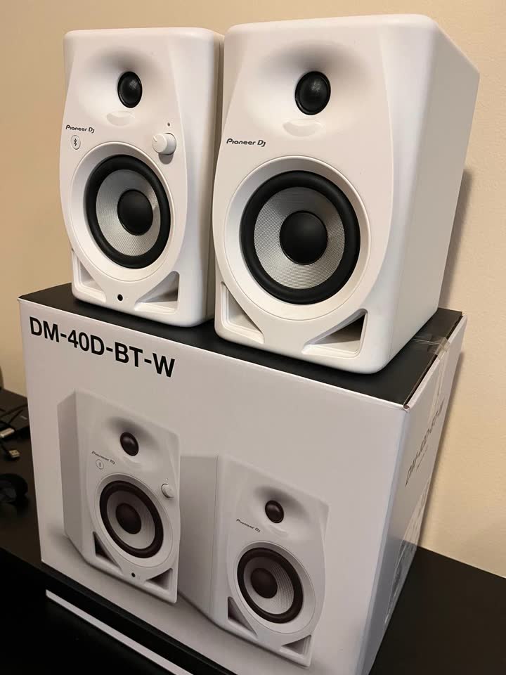 Pioneer DJ DM-40D-BT-W — studijski monitori