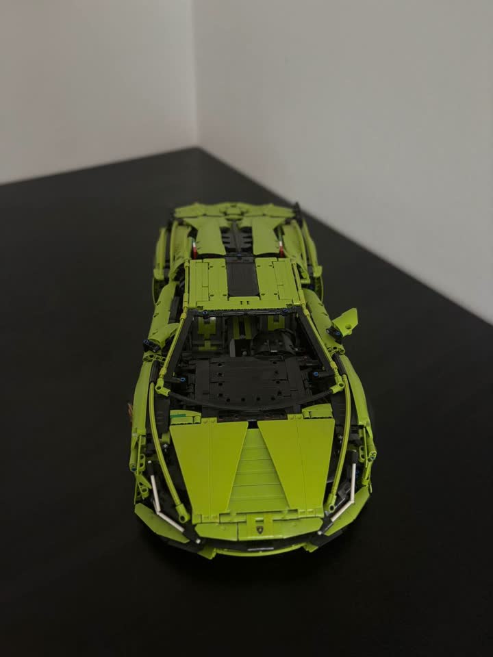 LEGO Technic superautomobil (zeleni) original