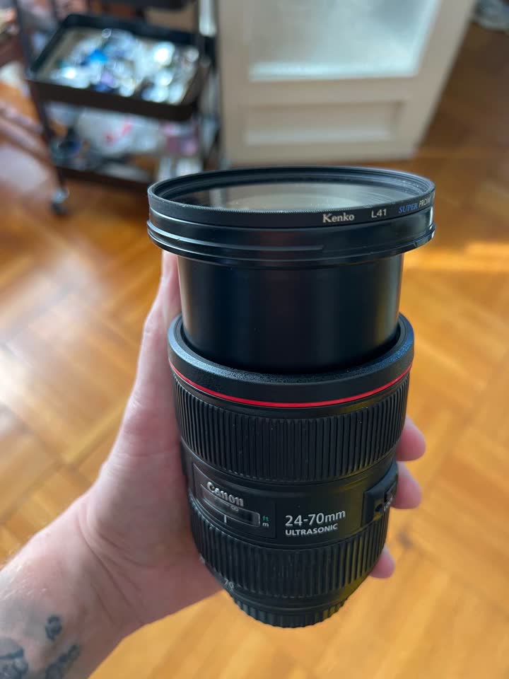 Продам объектив Canon EF 24-70mm f/2.8L II USM