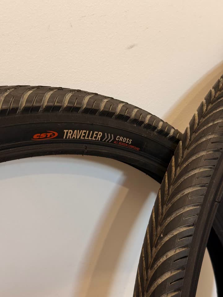CST Traveller cross 26x2.00