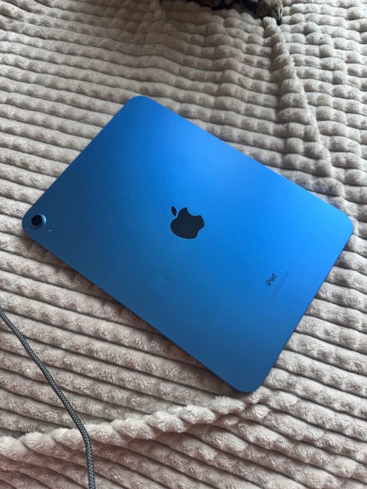 Продаю iPad 10 64 gb blue