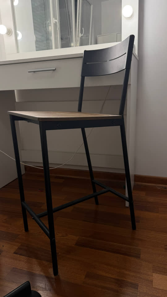 Prodajem barsku stolicu IKEA u savršenom stanju