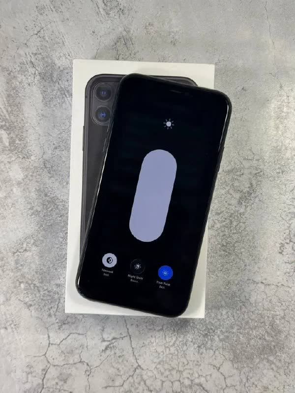 Продам iPhone 11