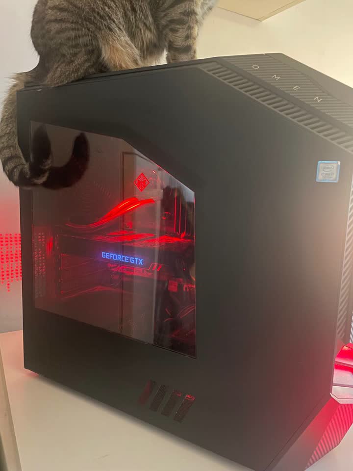 Prodajem gejmerski PC