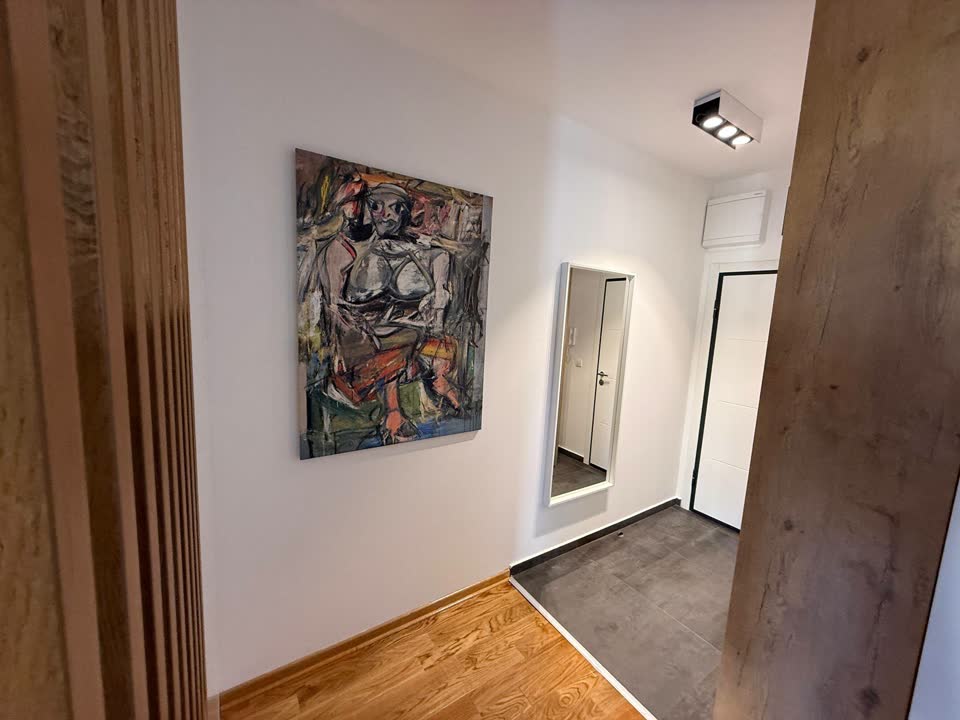 Izdajem trosoban stan 56 m² sa garažom