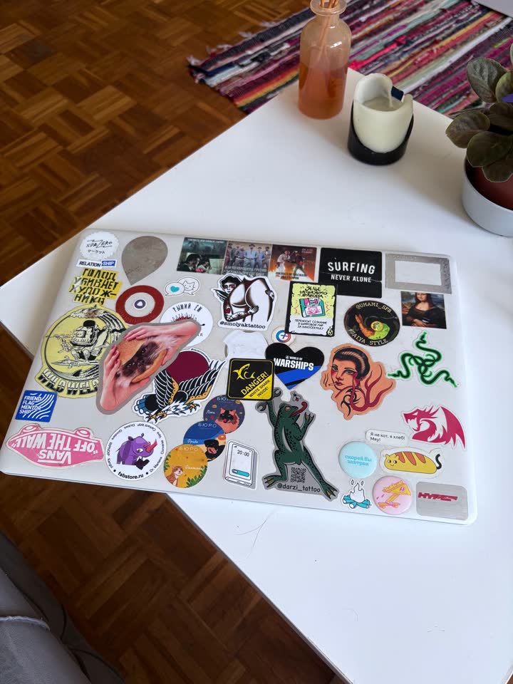 Stari, ali ispravan Dell laptop