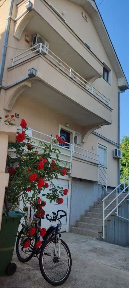 Iznajmljujem stan u Voždovcu, 50 m², 2 sobe