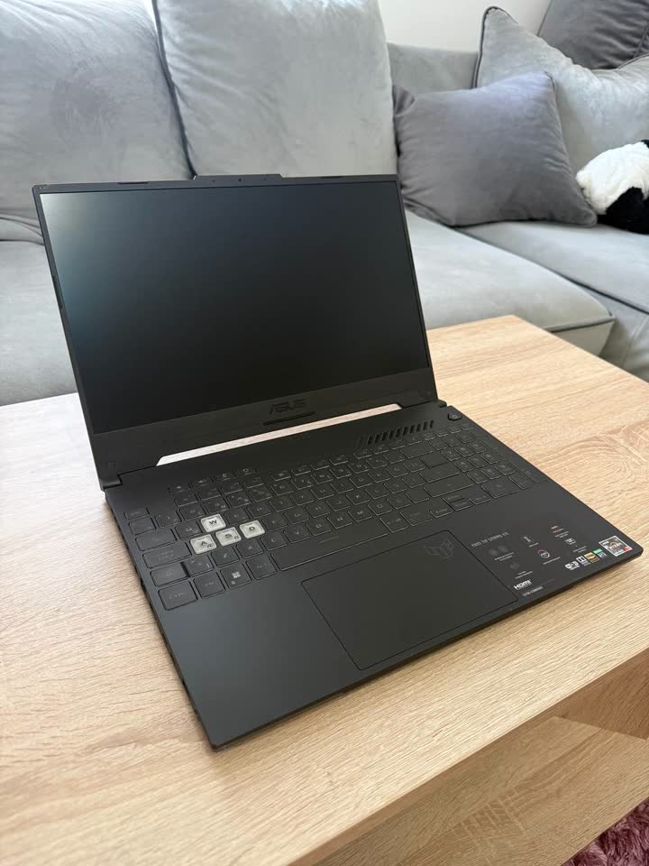 Prodajem gejmerski laptop ASUS TUF Gaming A15