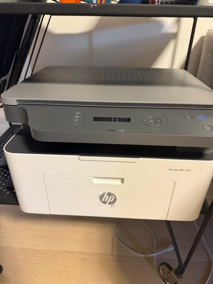 HP Laser MFP 135a - лазерный принтер / сканер / копир, отличное состояние