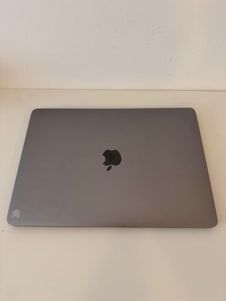 Prodajem MacBook Pro 2017