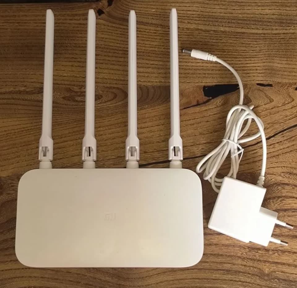 Prodajem Xiaomi Mi Router 4A (R4AC)