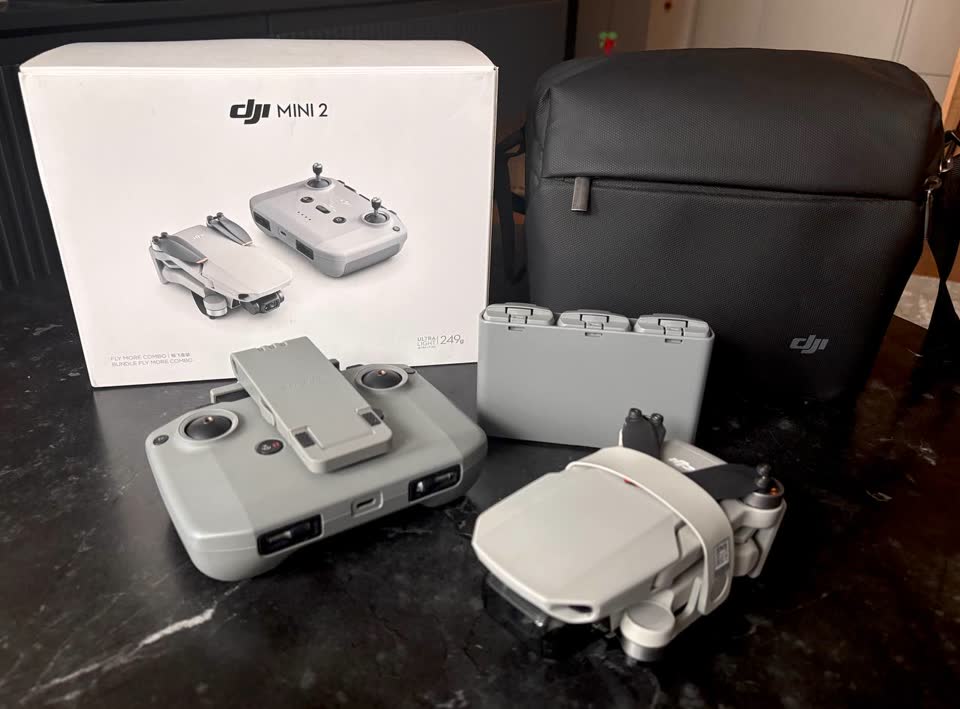 Kvadrokopter DJI Mini 2 Fly More Combo (4K) + ND filteri + kartica 1 TB