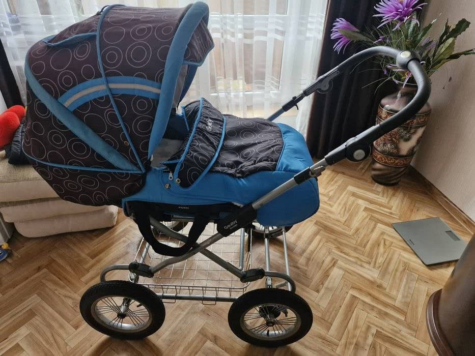 Отдам детскую коляску