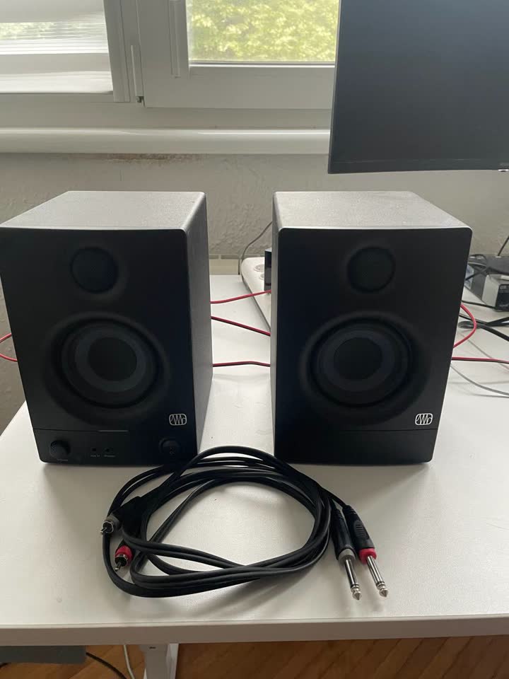 активные мониторы (колонки) Presonus Eris 3.5 в идеальном состоянии. покупались ровно год на