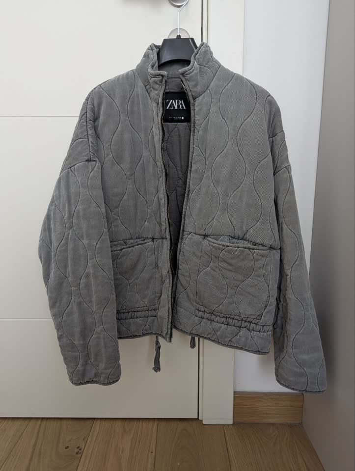 1. Утепленная куртка Zara, размер Ѕ, в идеальном состоянии, 2000 динар.