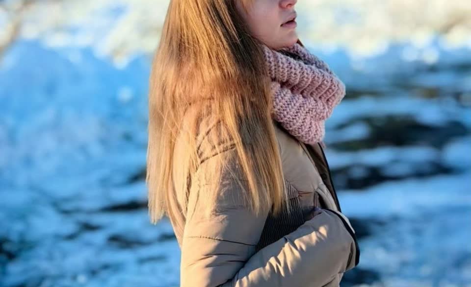 Отдам женскую одежду и тапки в обмен на корм для животных