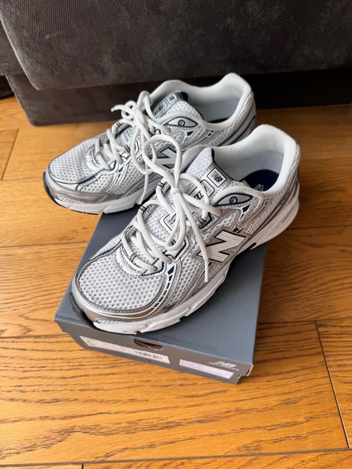 Кроссовки New Balance 740, размер 38.5