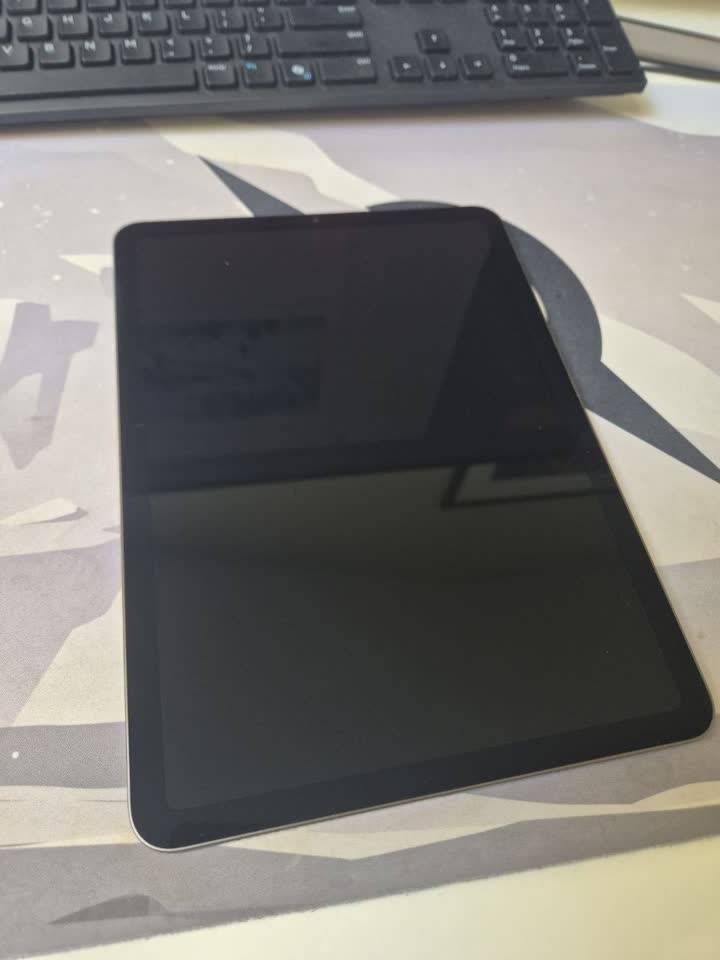 Prodajem Ipad Air 5gen