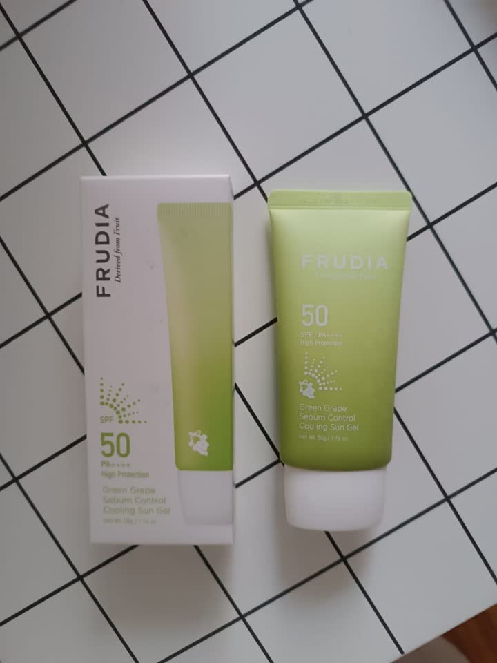 SPF Frudia Green Grape Sebum Control Cooling Sun Gel