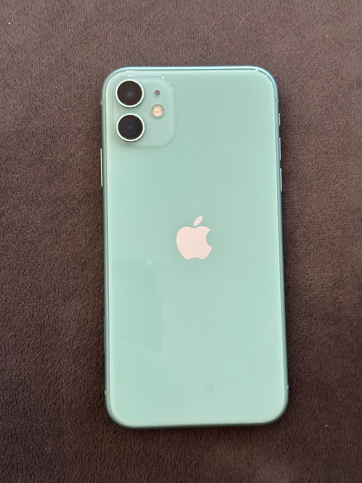 Продаю iPhone 11 64 ГБ