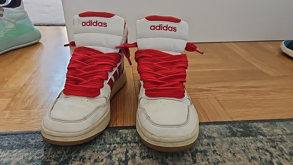 Продаем кроссовки adidas hoops 3.0 mid