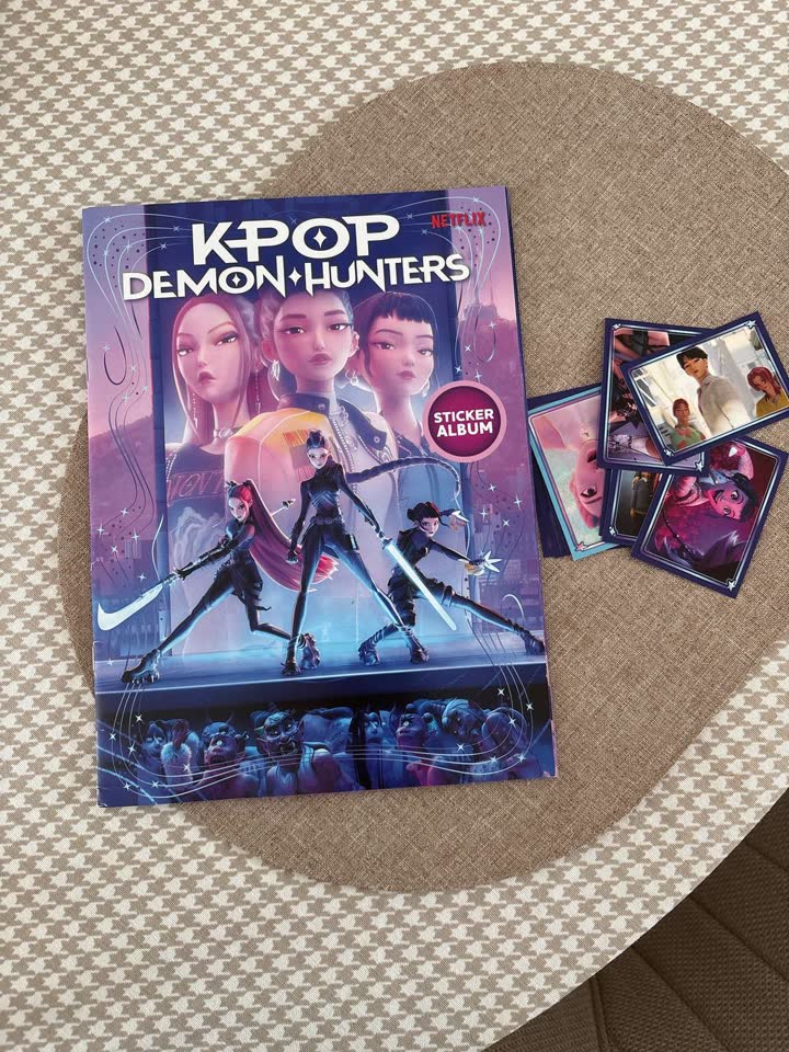 Menjamo sličice K-pop Demon Hunters