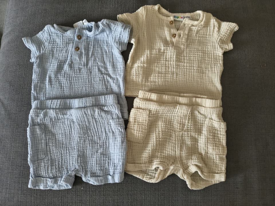 Mušlinska odela, knjige, majica i pantalonice