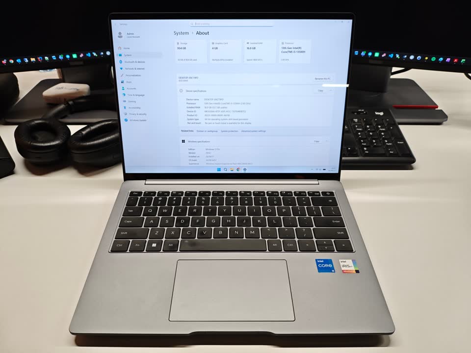 Prodajem laptop Honor MagicBook 14 2023