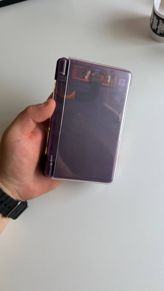 Prodajem prenosivu konzolu Ayn Thor (Pro, Batch 6) clear purple