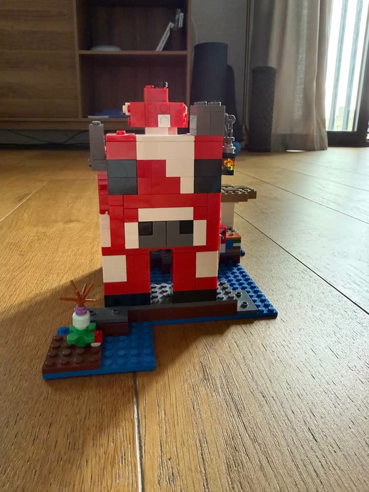 Prodajem Lego kravu Minecraft