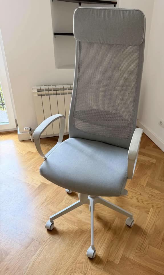 Почти новые офисные кресла IKEA Markus