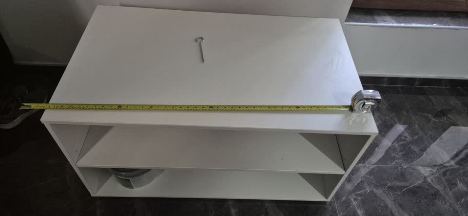 Masivna komoda 110×57×67 cm