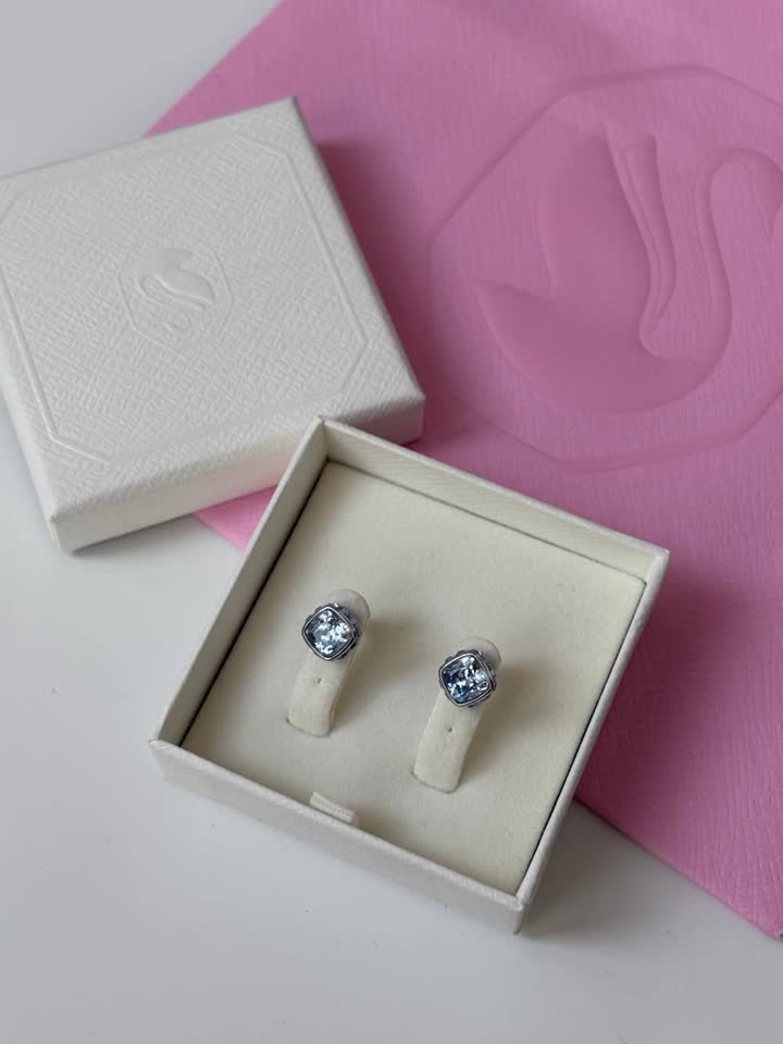 Серьги пусеты Swarovski birthstone stud