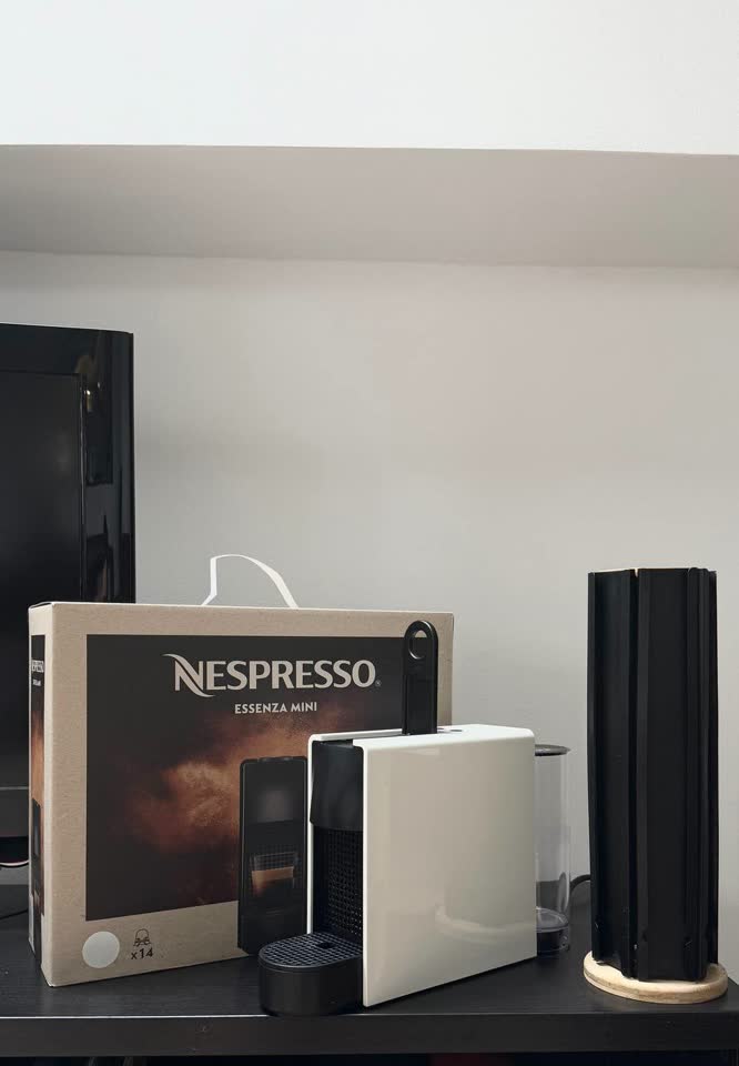 Kafemat Nespresso Essenza Mini