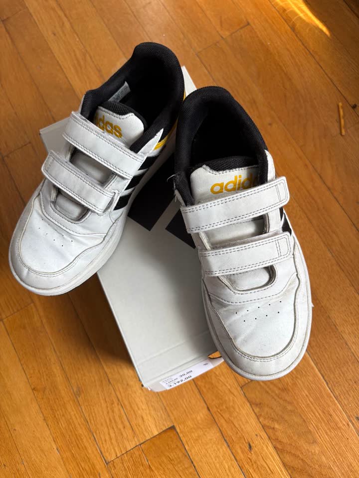 Кроссовки adidas