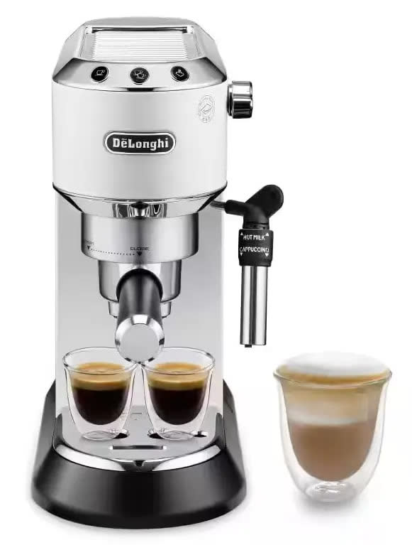 Продаем кофемашинку De’Longhi Dedica EC685