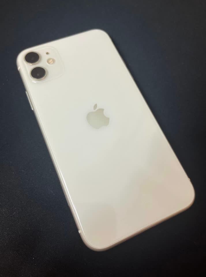 Prodajem iPhone 11 128GB