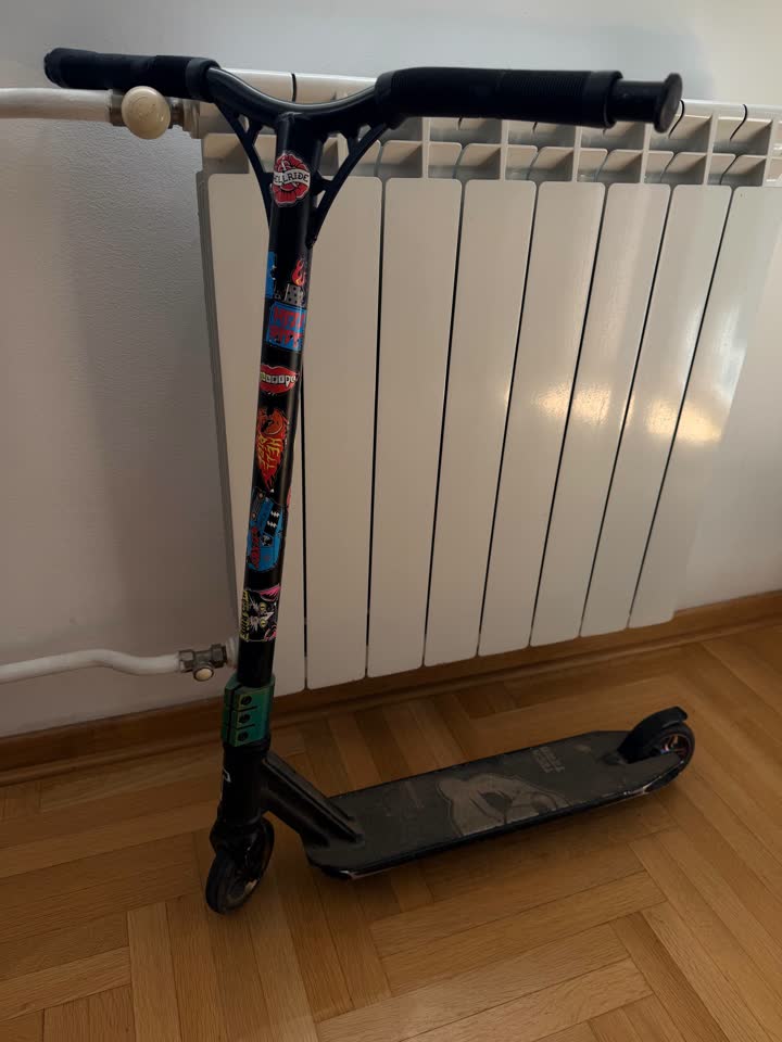Trik skuter Tech Team Comrade
