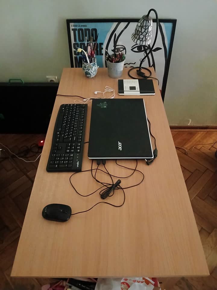 Radni pisaći sto