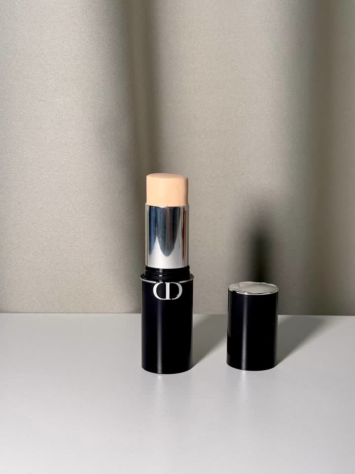 Dior Forever Skin Perfect Face Stick и OK Beauty пилинг для кожи головы