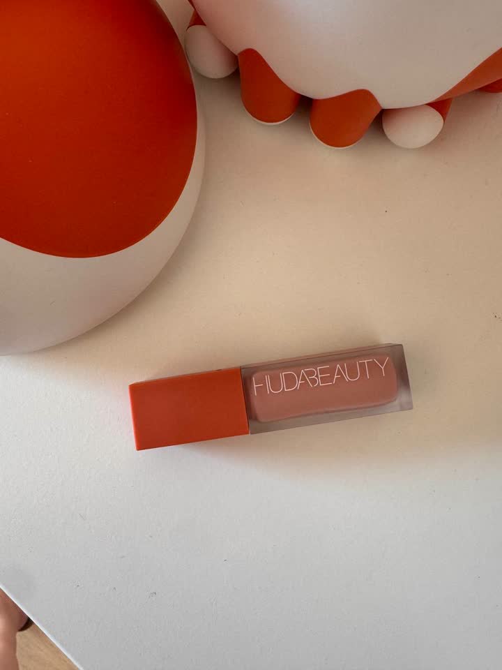 Huda Beauty Brightening Under Eye Color Corrector, оттенок Pink Pomelo